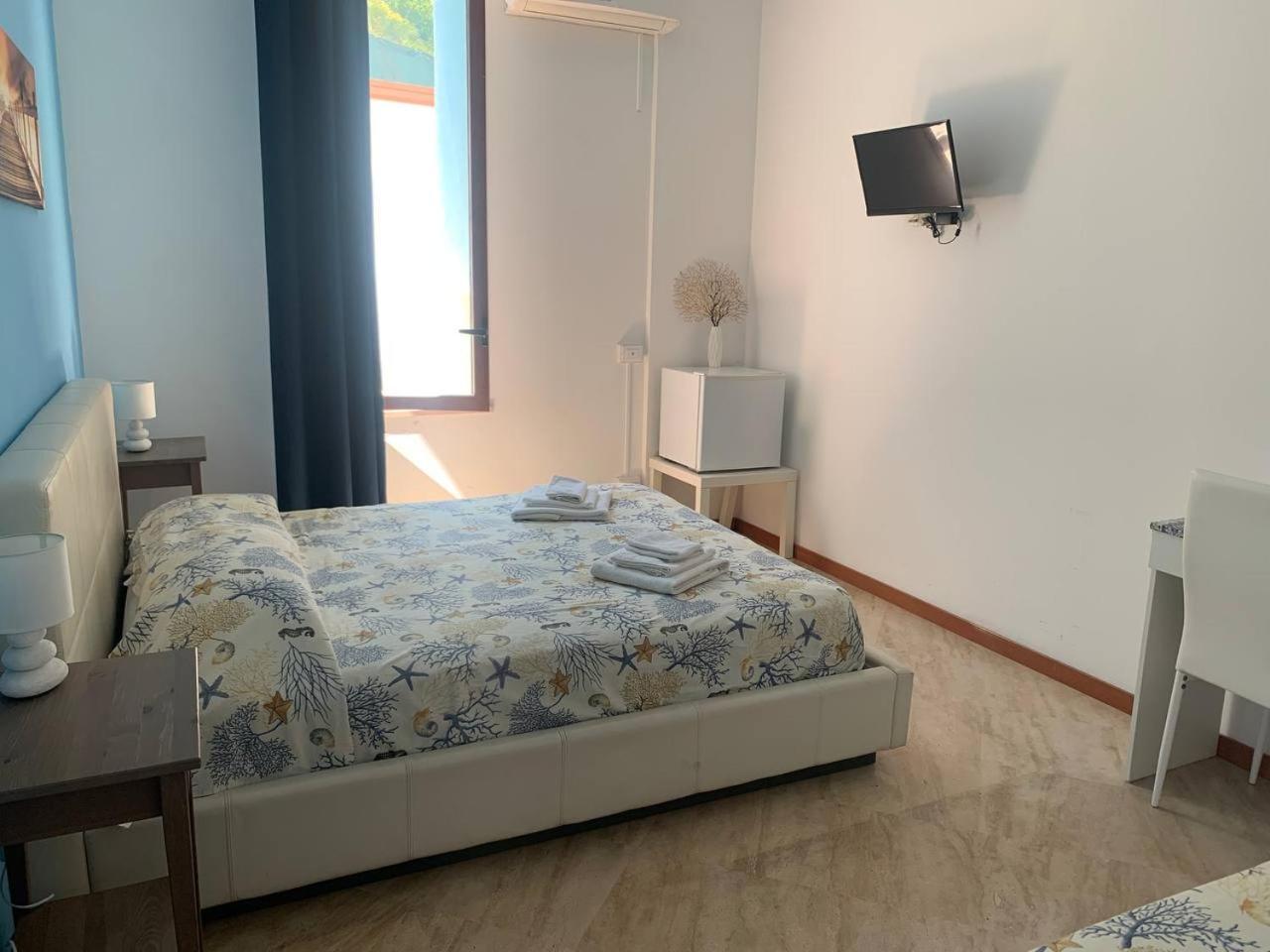 Borgomarino'S Room チェファル エクステリア 写真